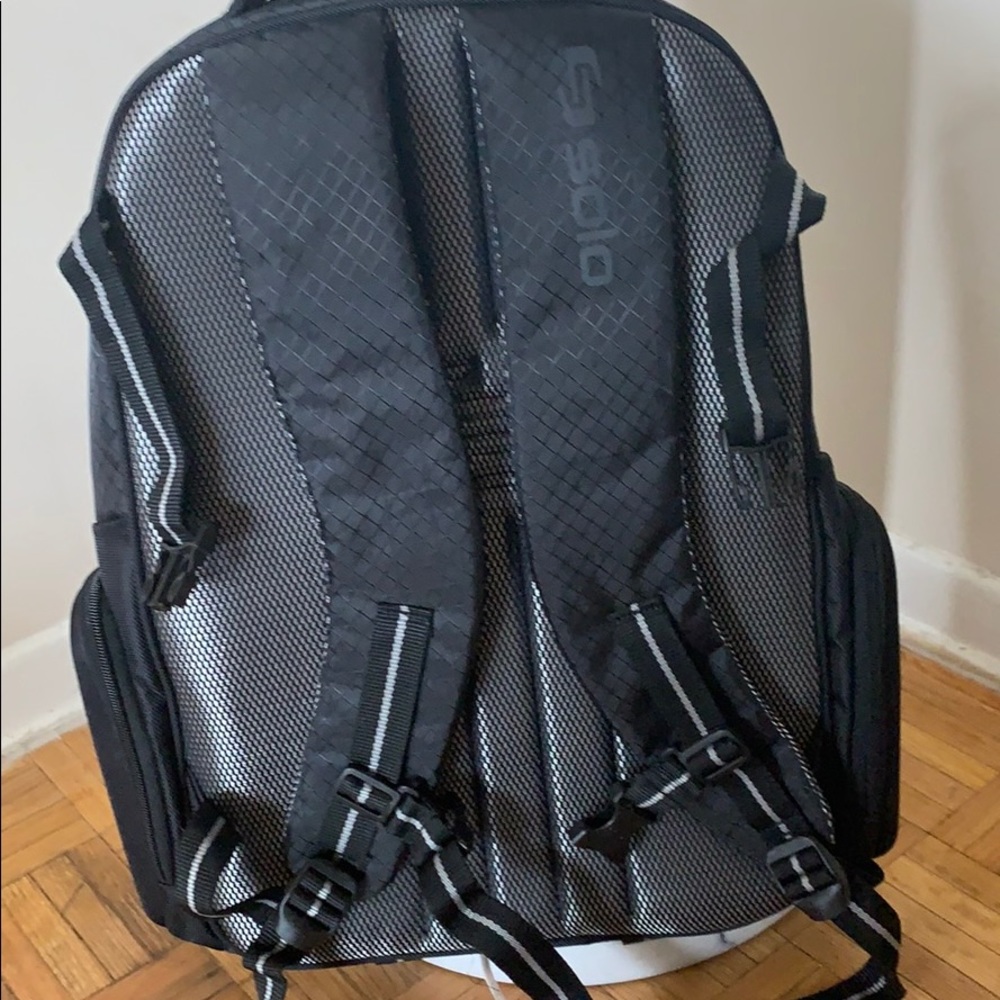 Solo backpack - Picture 2 of 4